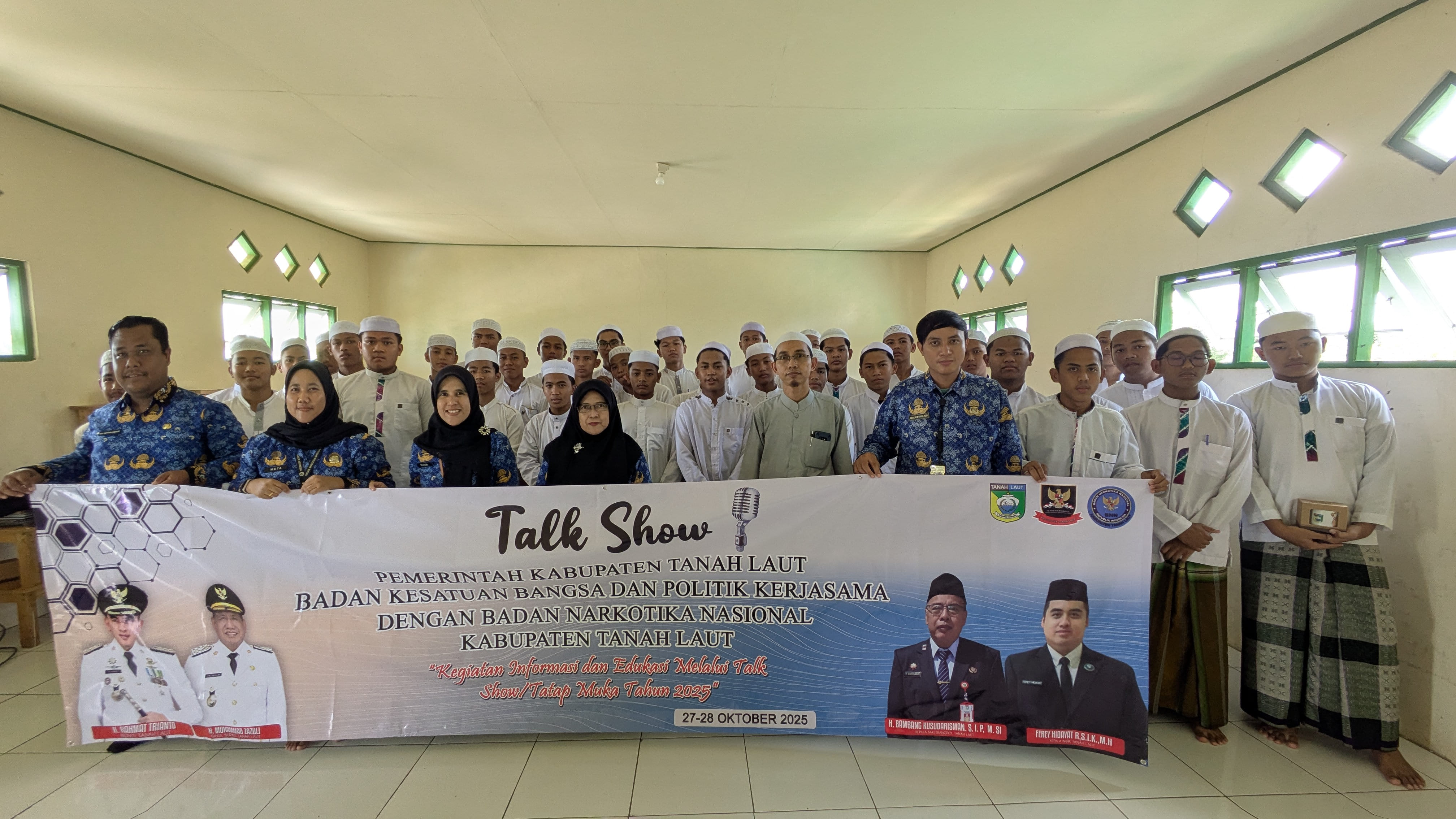 Pesantren Benteng Moral Anti Narkoba: BNNK dan Kesbangpol Tanah Laut Edukasi 35 Santri Ponpes Falahussalam