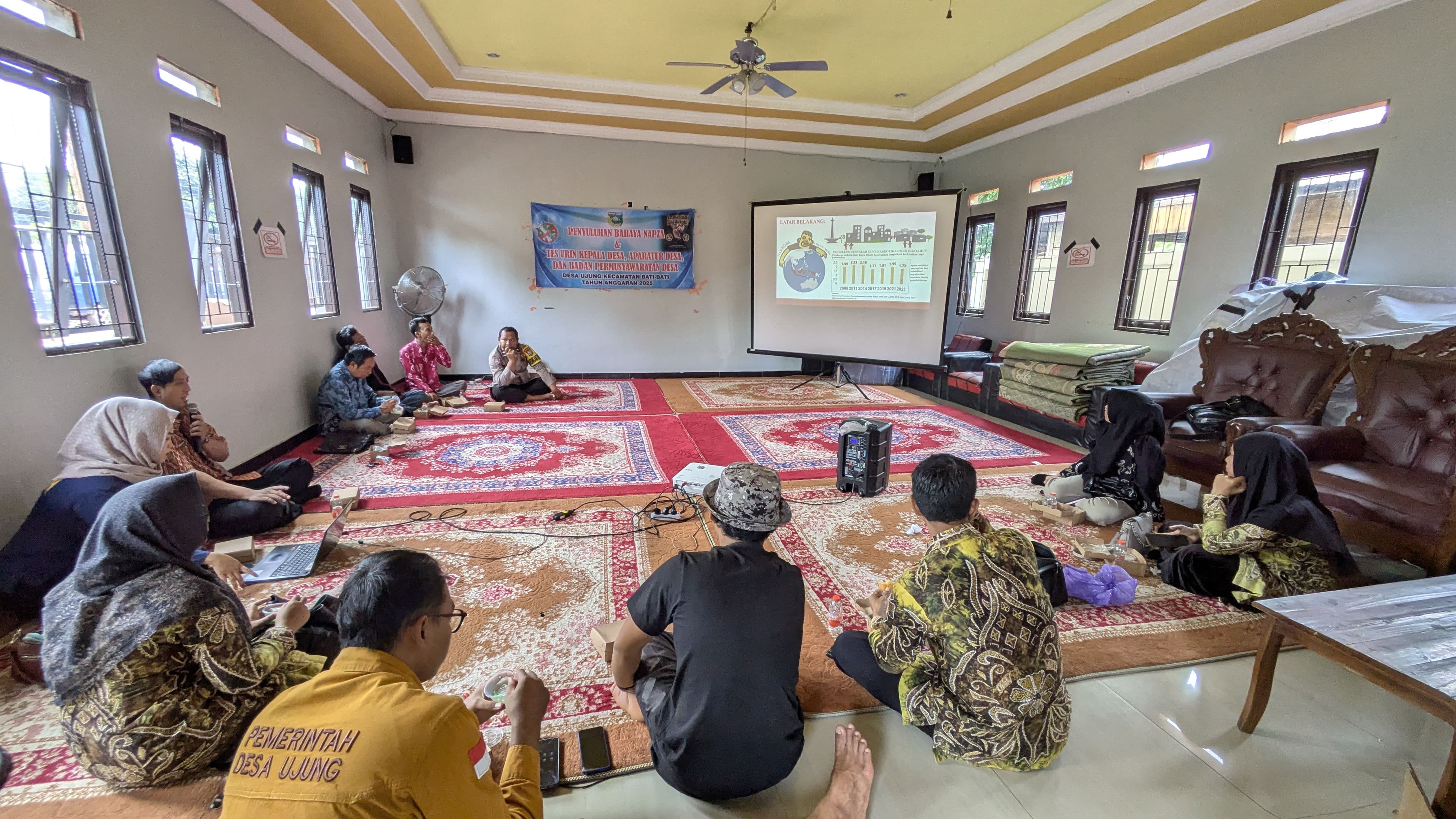 BNNK Tanah Laut Gelar Sosialisasi Anti-Narkoba, Aparat Desa Ujung Tunjukkan Komitmen Kuat
